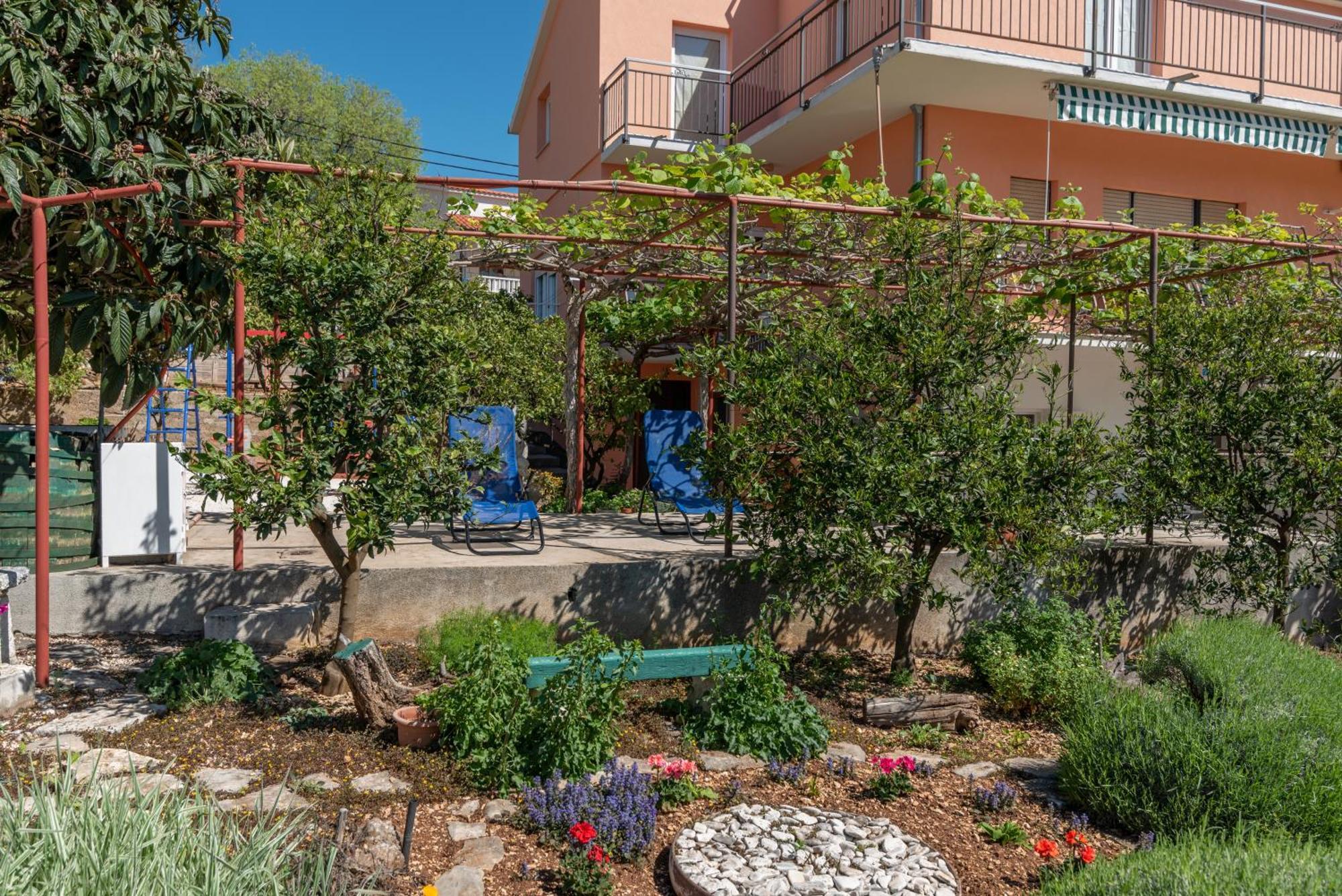 Apartments Villa Bella Vista Seget Trogir Eksteriør bilde