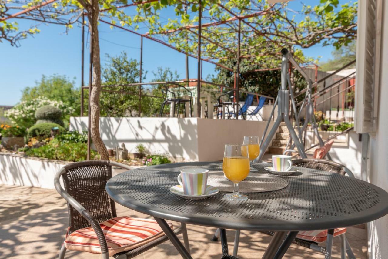 Apartments Villa Bella Vista Seget Trogir Eksteriør bilde